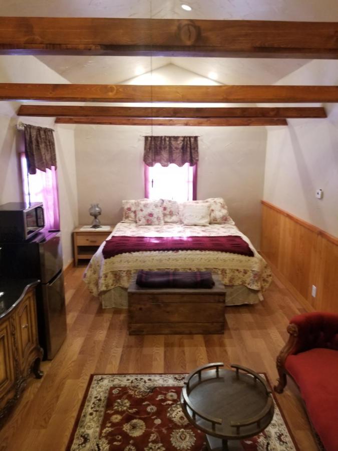 Lonesome Dove Ranch Bed & Breakfast Kalispell Exterior photo