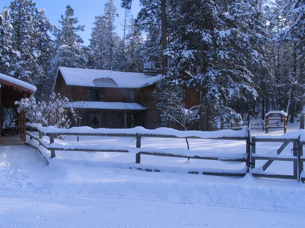 Lonesome Dove Ranch Bed & Breakfast Kalispell Exterior photo