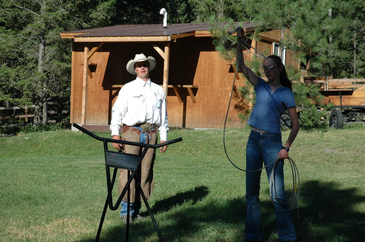 Lonesome Dove Ranch Bed & Breakfast Kalispell Exterior photo